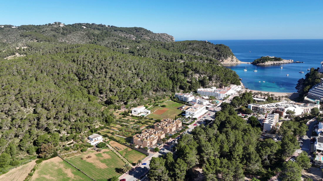 Surroundings photo