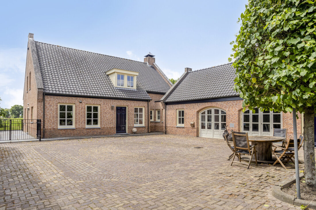 Steenbergen photo