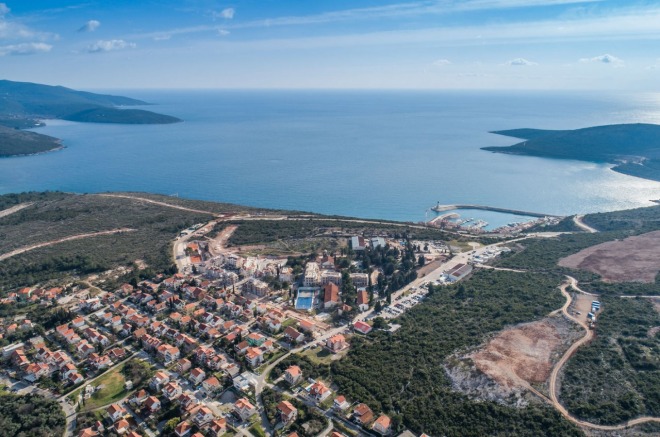 Luštica photo