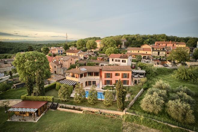 Raša photo
