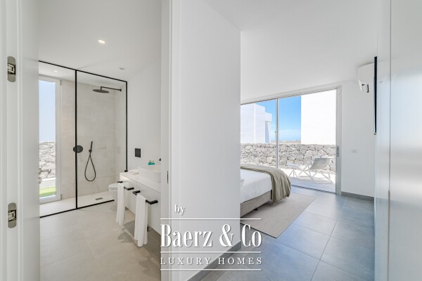 photo 12 Newly built beachfront villa in a residential area.